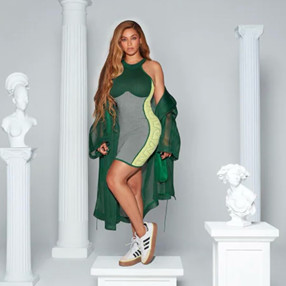 Ivy park logo dress/new with tags